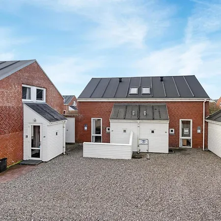 Eick - 2-5km From The Sea By Interhome